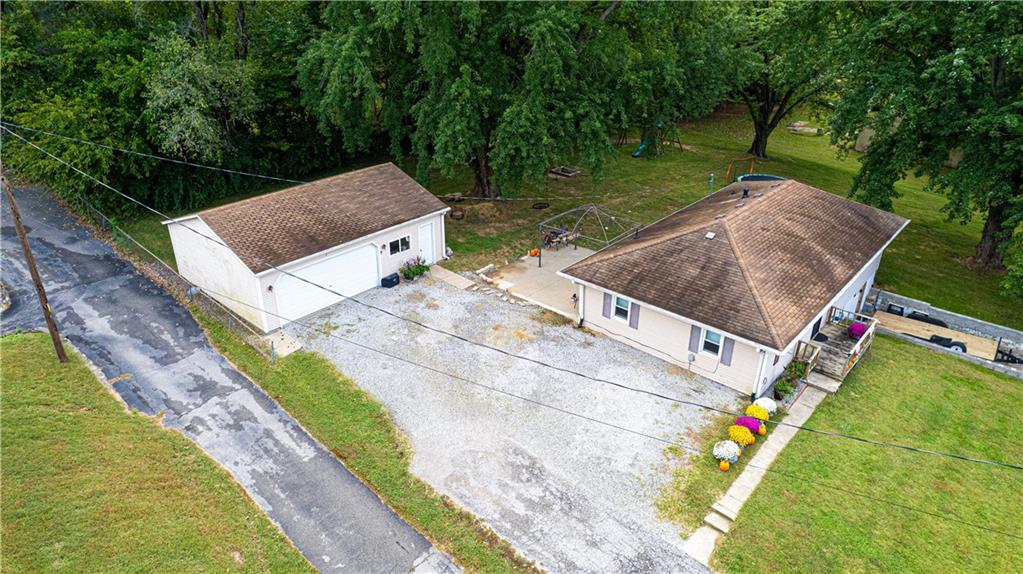 St Joseph, Missouri 64505, United States, 2 Bedrooms Bedrooms, ,2 BathroomsBathrooms,Residential,Active,226476