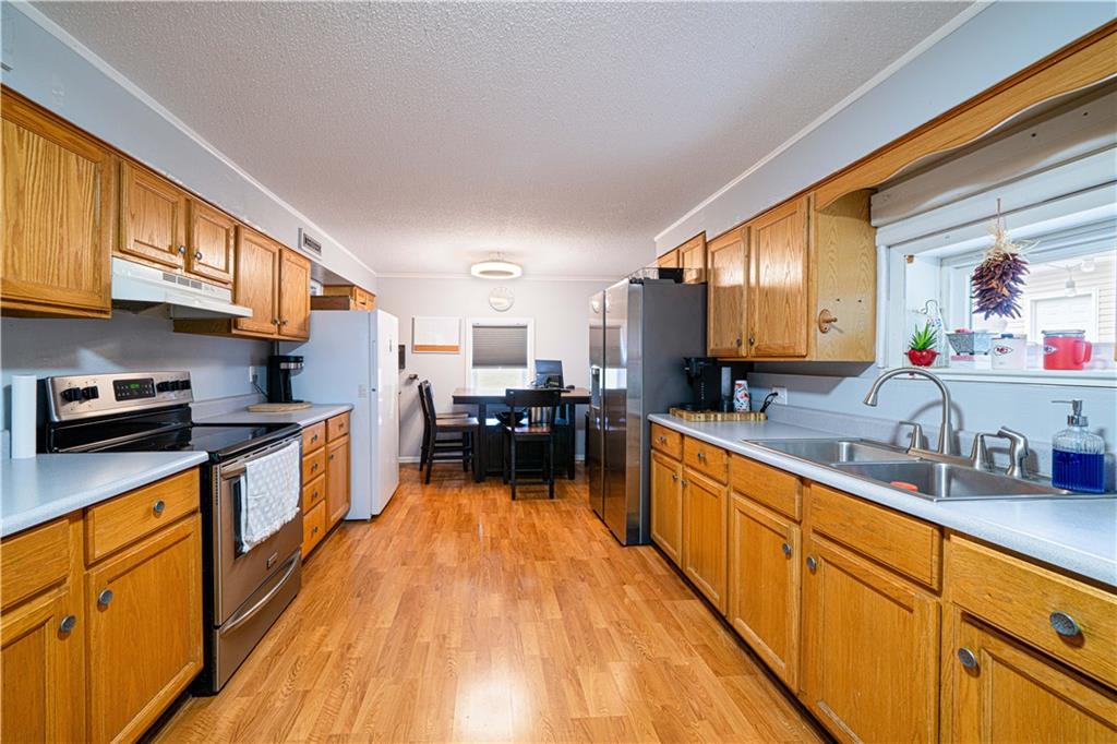 St Joseph, Missouri 64505, United States, 2 Bedrooms Bedrooms, ,2 BathroomsBathrooms,Residential,Active,226476