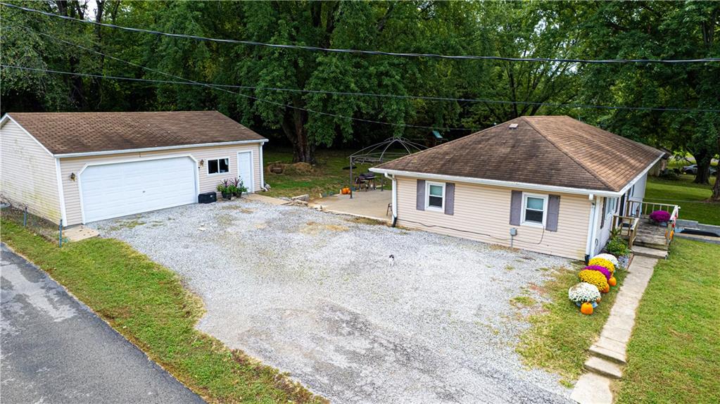 St Joseph, Missouri 64505, United States, 2 Bedrooms Bedrooms, ,2 BathroomsBathrooms,Residential,Active,226476