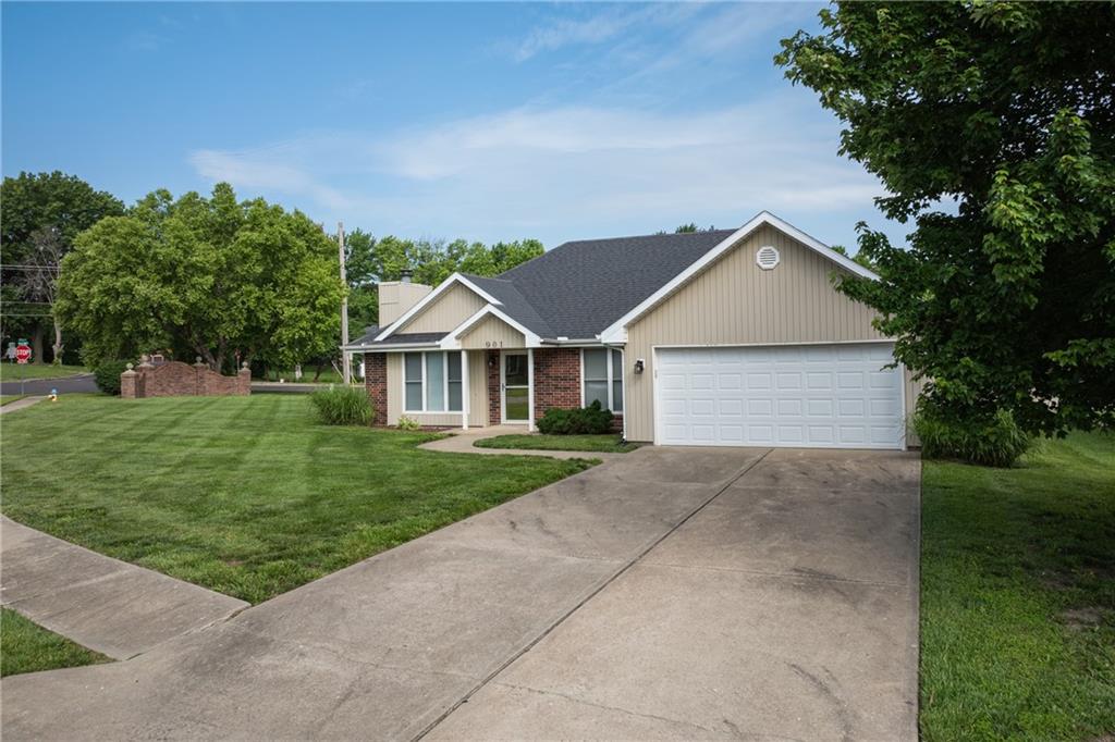 901 Fox Ridge Drive