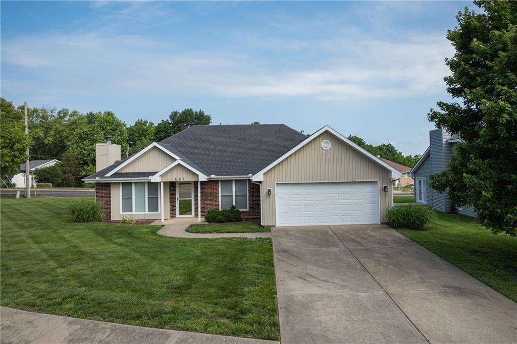 901 Fox Ridge Drive