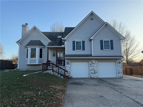 205 W Laredo Trail Raymore MO 64083