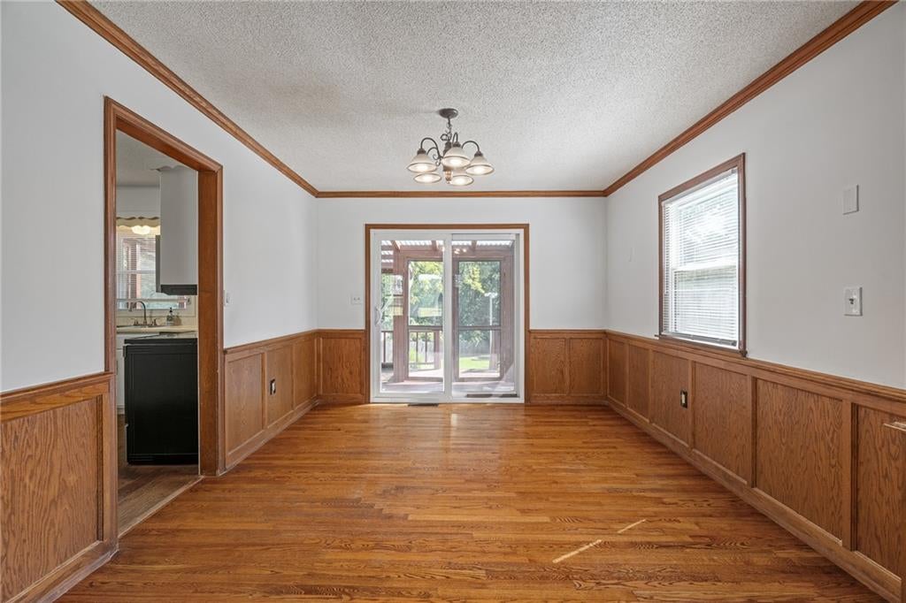 5819 Perry Lane