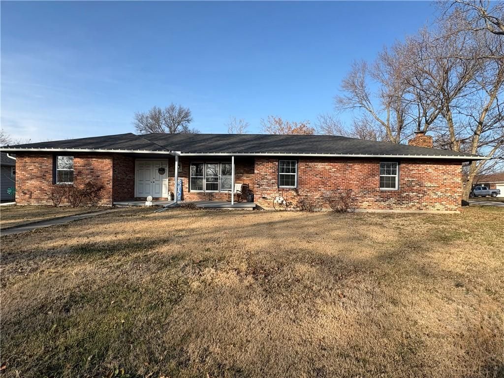 Photo of 818 Sycamore Street, Lacygne, KS 66040 (MLS # 2591955)