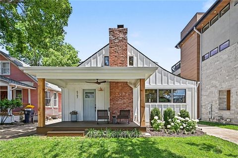 Photo of 4707 Terrace Street, Kansas City, MO 64112 (MLS # 2626409)