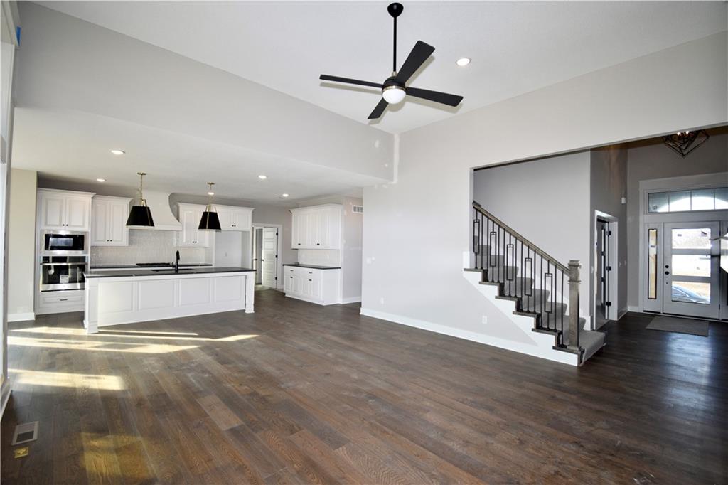 8325 NE 76th Terrace