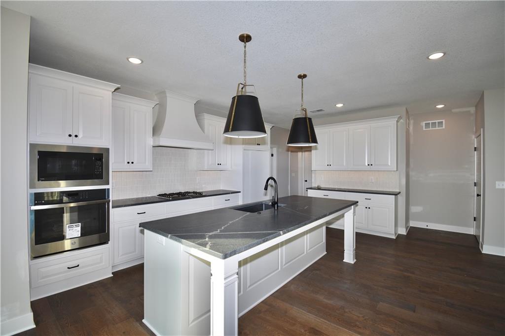 8325 NE 76th Terrace