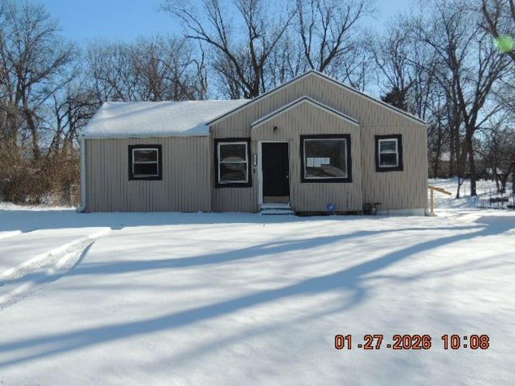 Photo of 4449 N Bellefontaine Avenue, Kansas City, MO 64117 (MLS # 2598851)