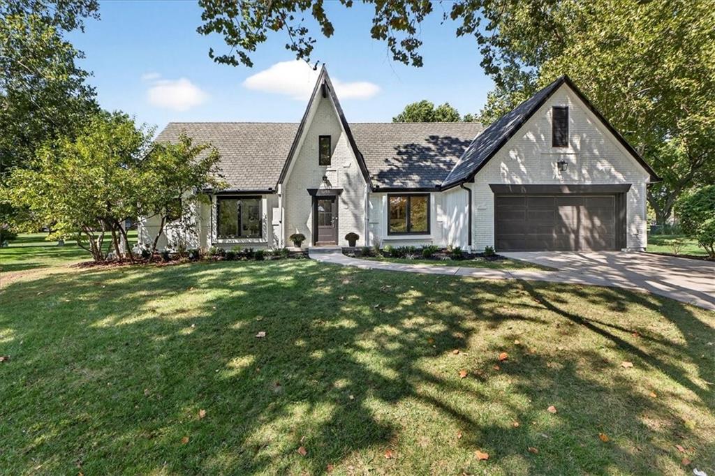 12815 Pembroke Circle