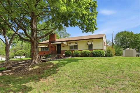 Photo of 2511 N 84th Terrace, Kansas City, KS 66109 (MLS # 2617329)