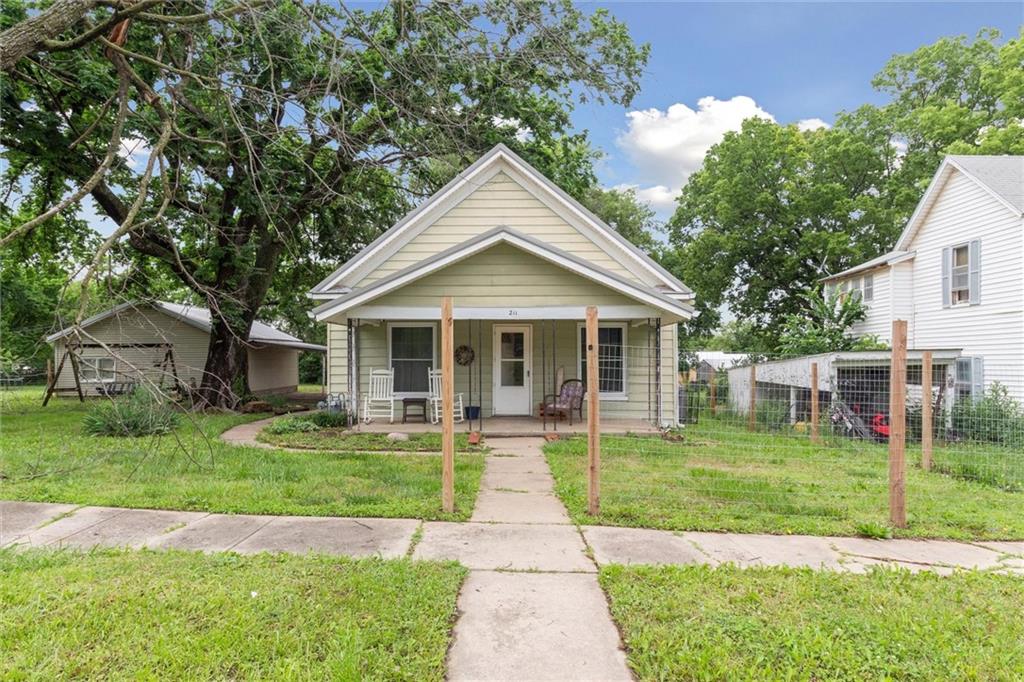 211 S 4th Street