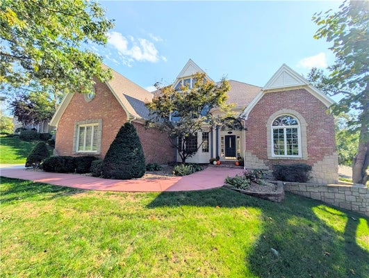 8436 PFLUMM CIR, LENEXA, KS 66215 - Image 7c8ffbe8b05f24cc487009d12f639903/1085449207