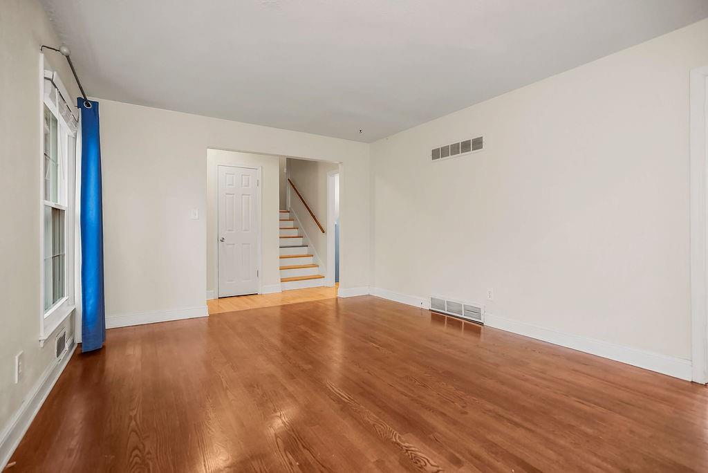 10513 Mersington Avenue