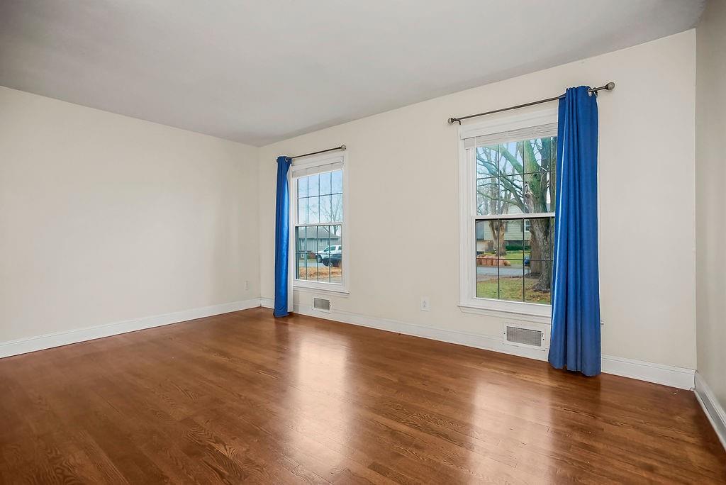 10513 Mersington Avenue