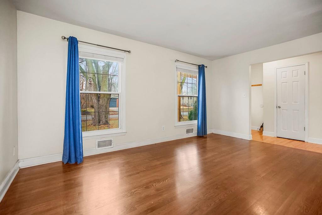 10513 Mersington Avenue