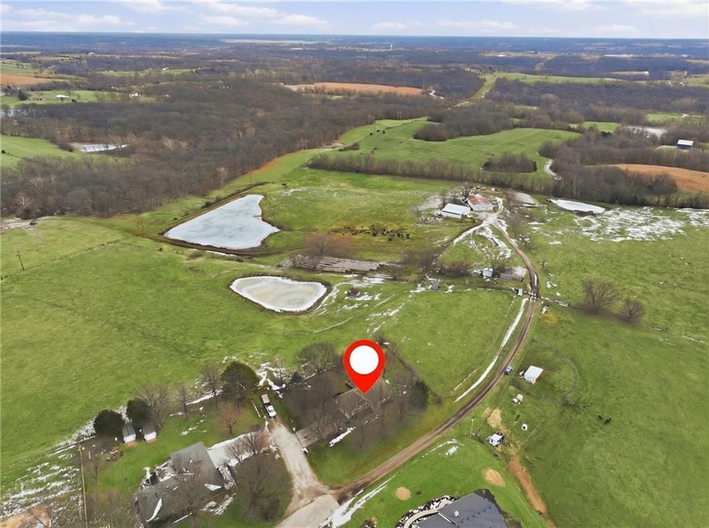 Photo of 3910 Carter Drive, Smithville, MO 64089 (MLS # 2608096)