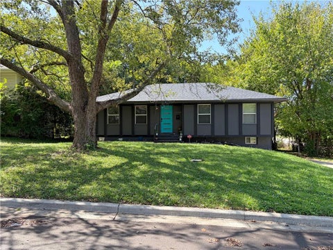 Photo of 11500 Manchester Avenue, Kansas City, MO 64134 (MLS # 2643440)