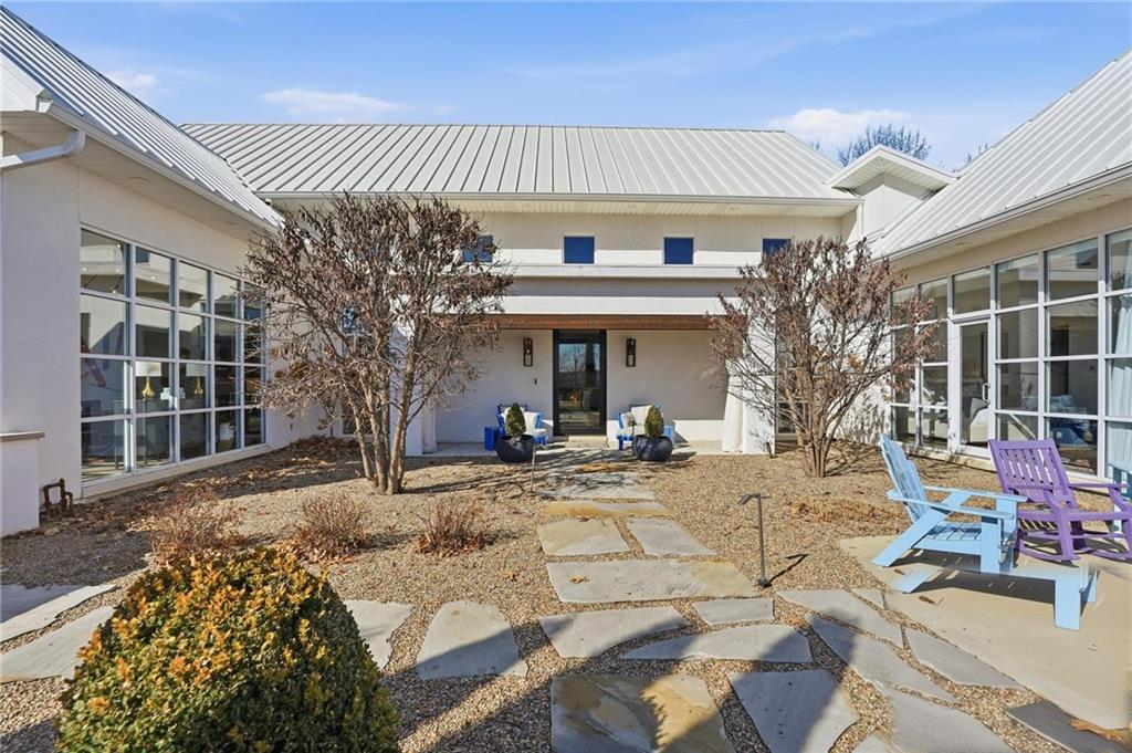 6949 Watson's Country Lane