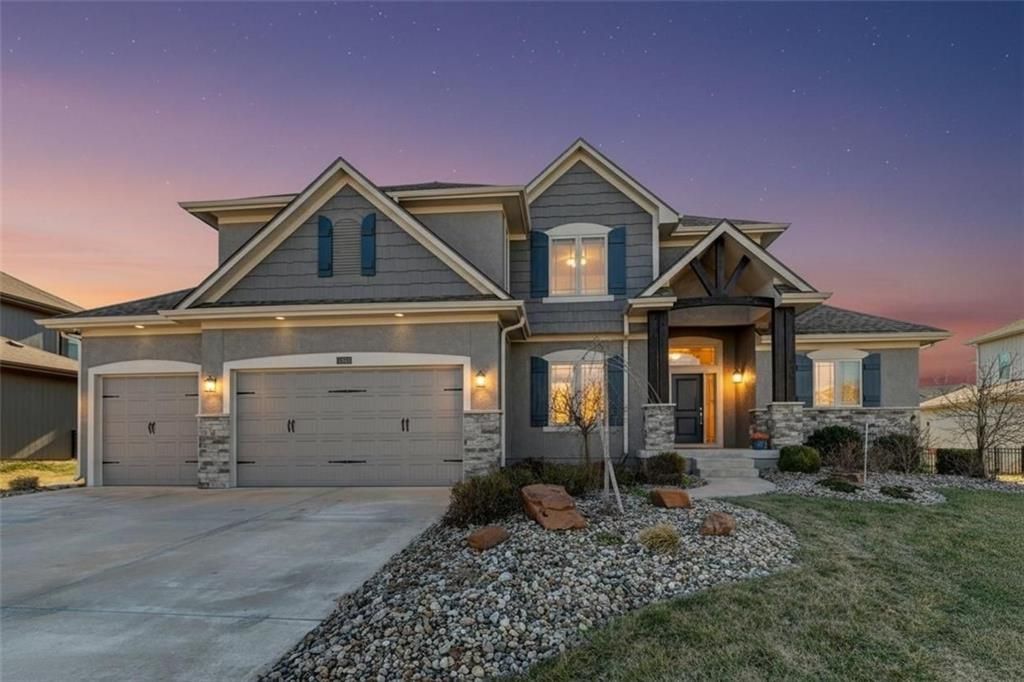 Photo of 1907 NE Parks Summit Boulevard, Lees Summit, MO 64064 (MLS # 2598723)