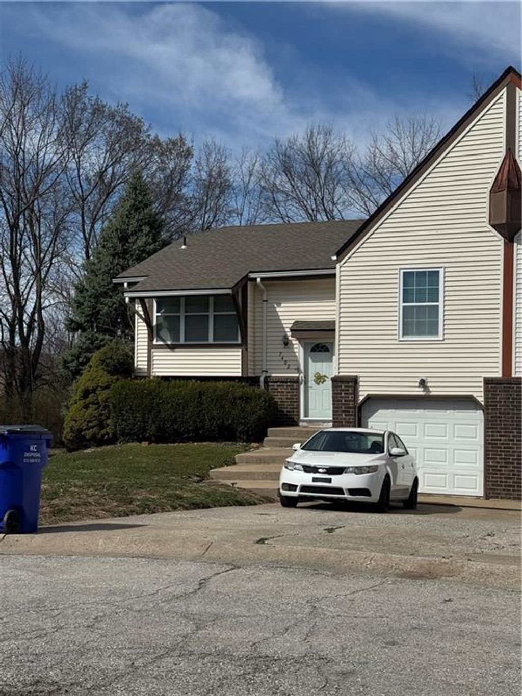 Photo of 7402 Englewood Lane, Raytown, MO 64133 (MLS # 2609103)