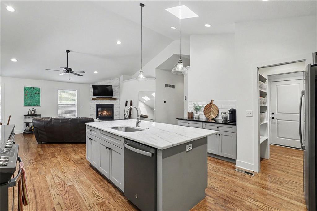 22 W 78th Terrace