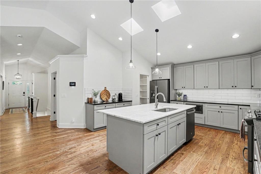 22 W 78th Terrace