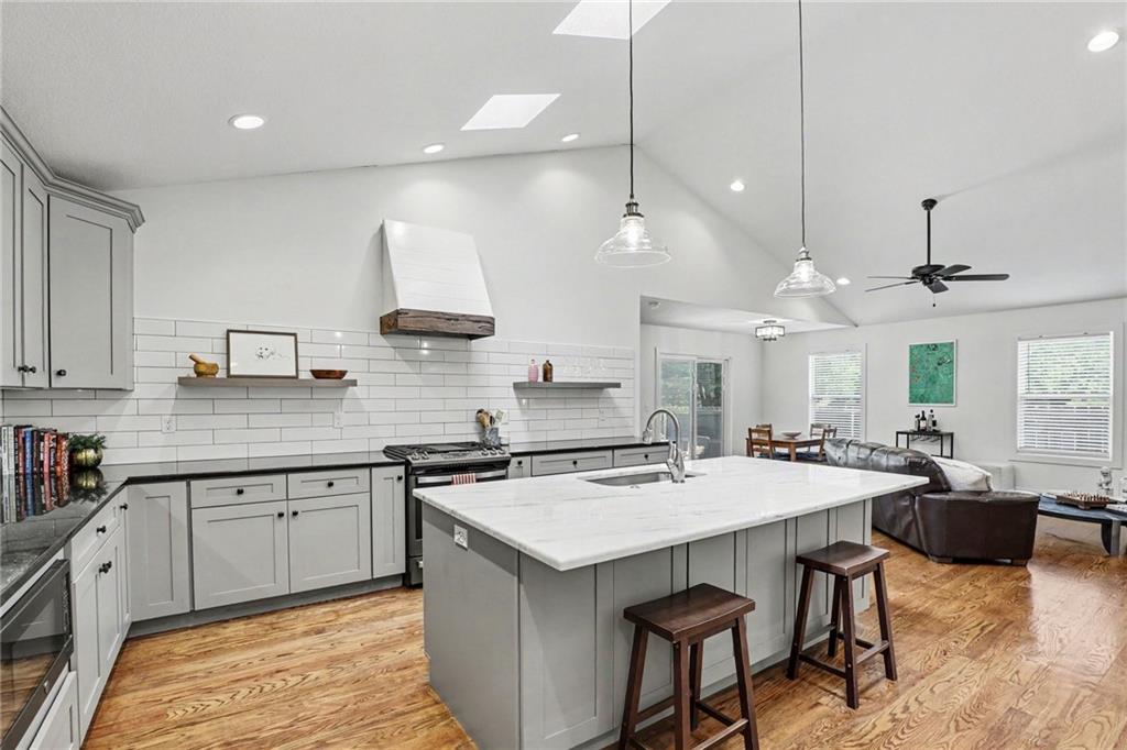 22 W 78th Terrace