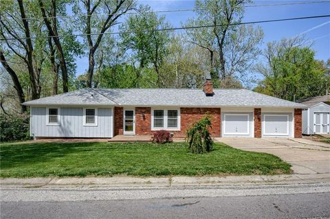 922 NW Valley Lane, Riverside, MO 64150 - #: 2545248