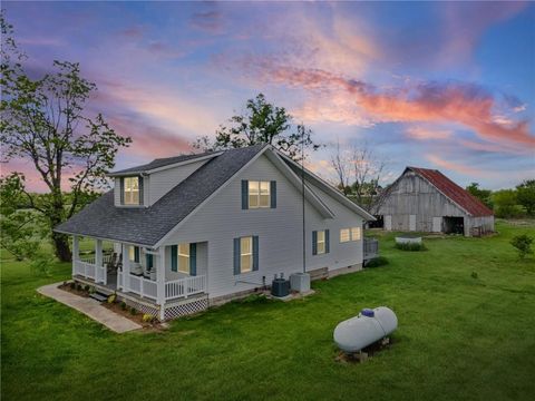 Photo of 214 NW 361 Road, Warrensburg, MO 64093 (MLS # 2616760)