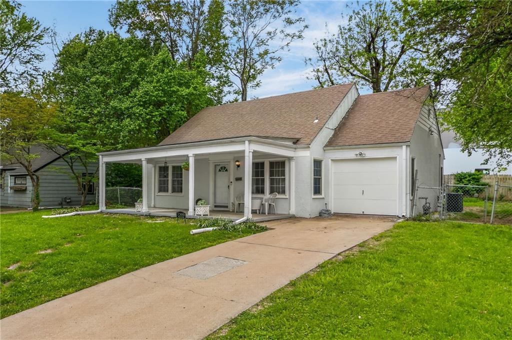 7300 Wyandotte Street