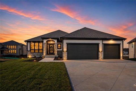 Photo of 2319 SW Serena Place, Lees Summit, MO 64082 (MLS # 2594494)