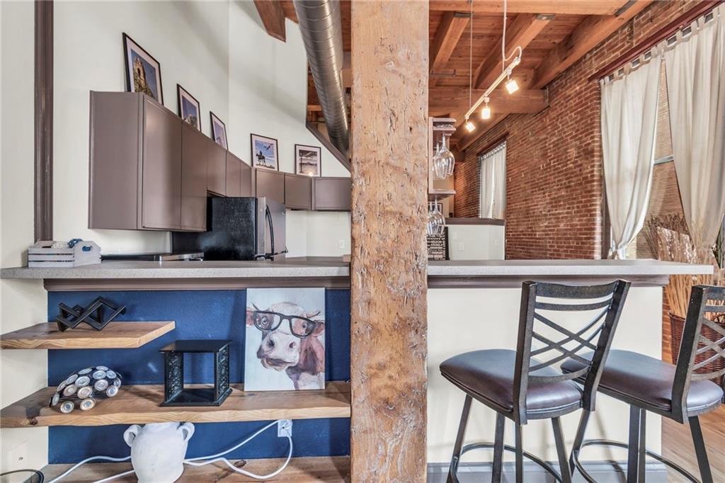 308 W 8th Street 201