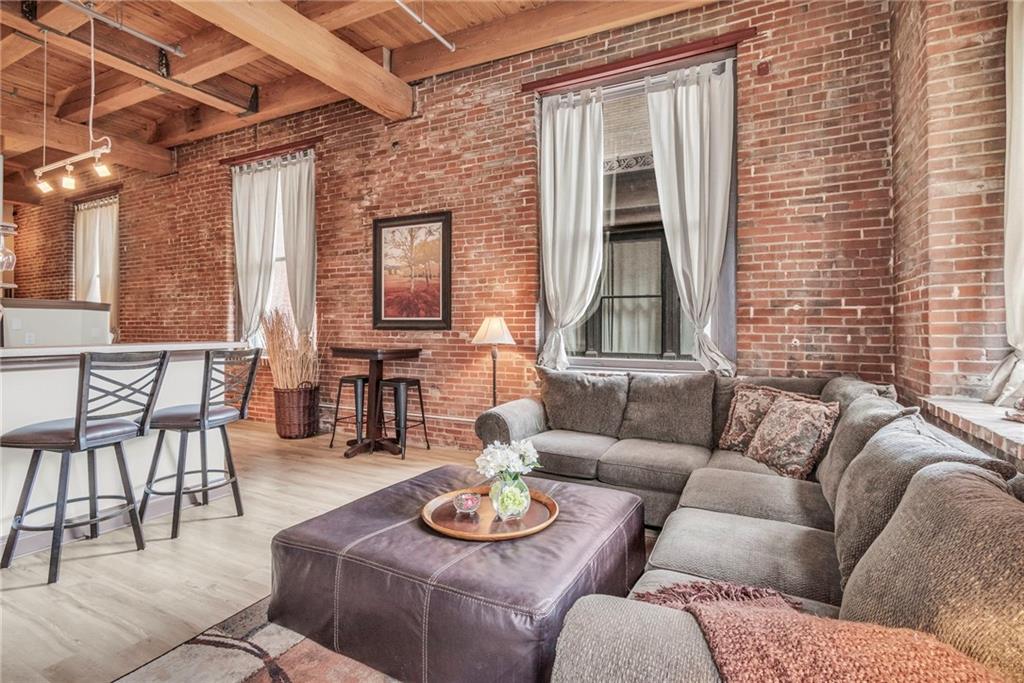 308 W 8th Street 201