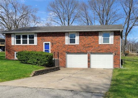 200 E 10th Street Kearney MO 64060