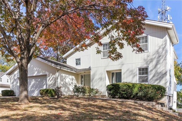 11921 GOODMAN ST, OVERLAND PARK, KS 66213 - Image 7d5b9a79714e2c5efbd25aebfef2d62e/3171164403