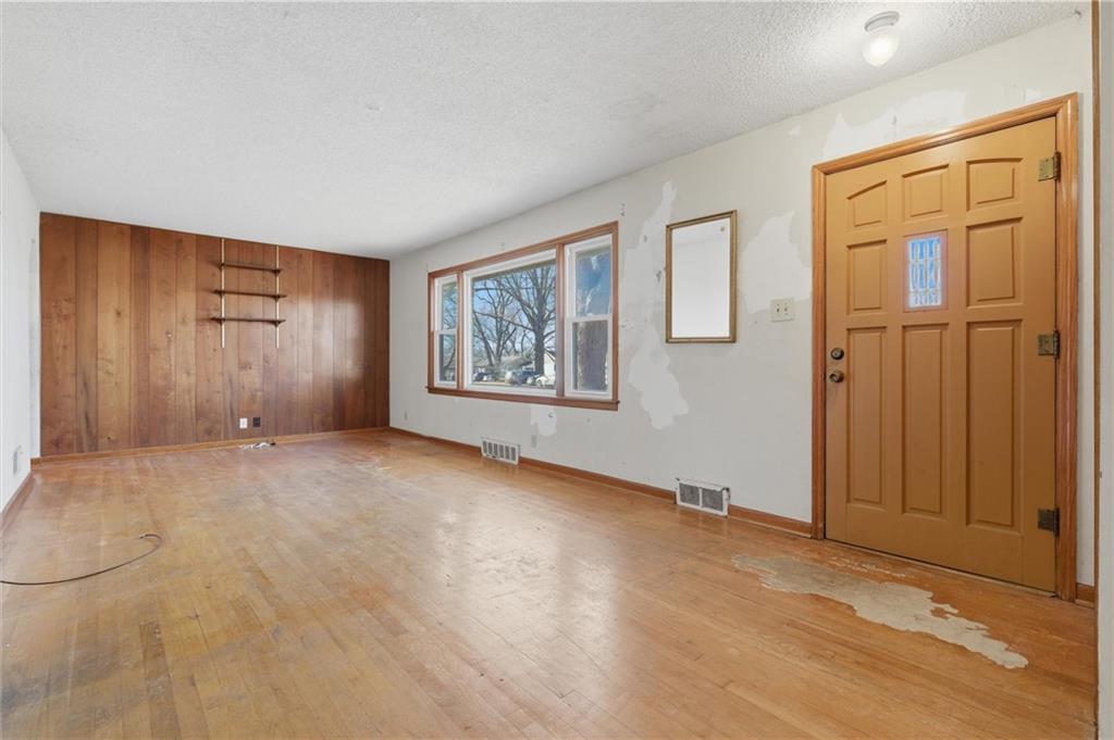 5125 N Brooklyn Avenue