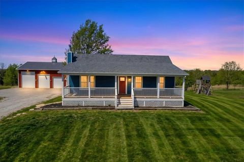 Photo of 4270 69 Highway, Lathrop, MO 64465 (MLS # 2615468)