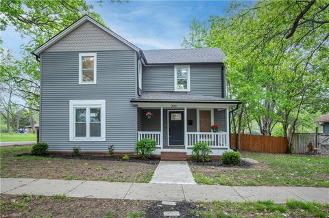 Photo of 300 SE 1st Street, Lees Summit, MO 64063 (MLS # 2615849)