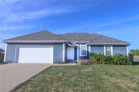 Photo of 1206 Thomas Drive, Louisburg, KS 66053 (MLS # 2583434) Photo of 1206 Thomas Drive, Louisburg, KS 66053 (MLS # 2583434)