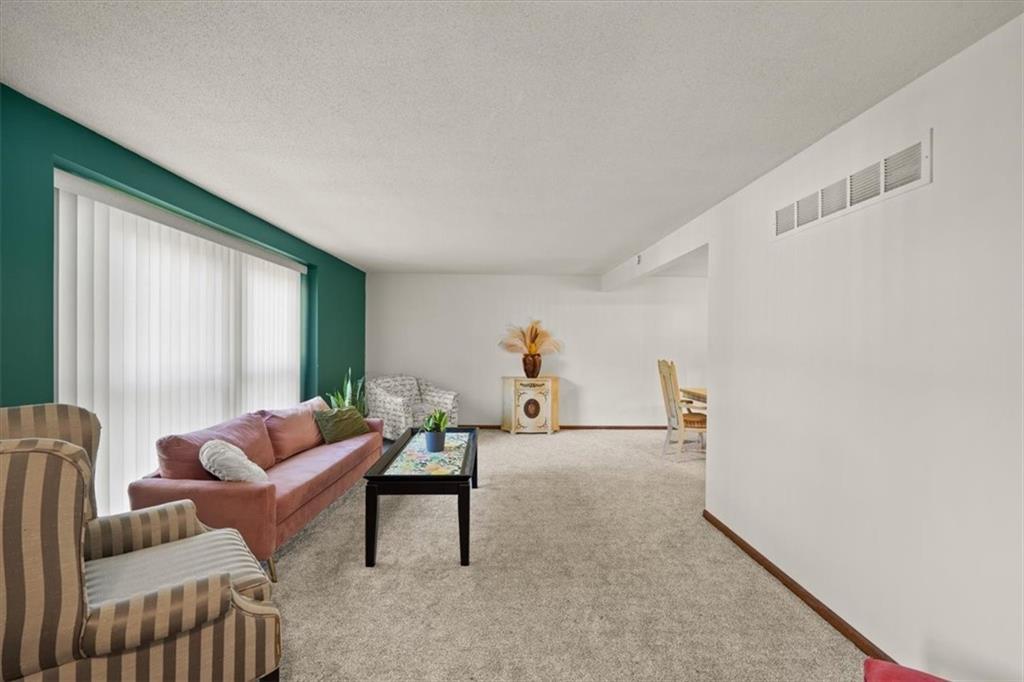 6606 NW Quail Run Drive