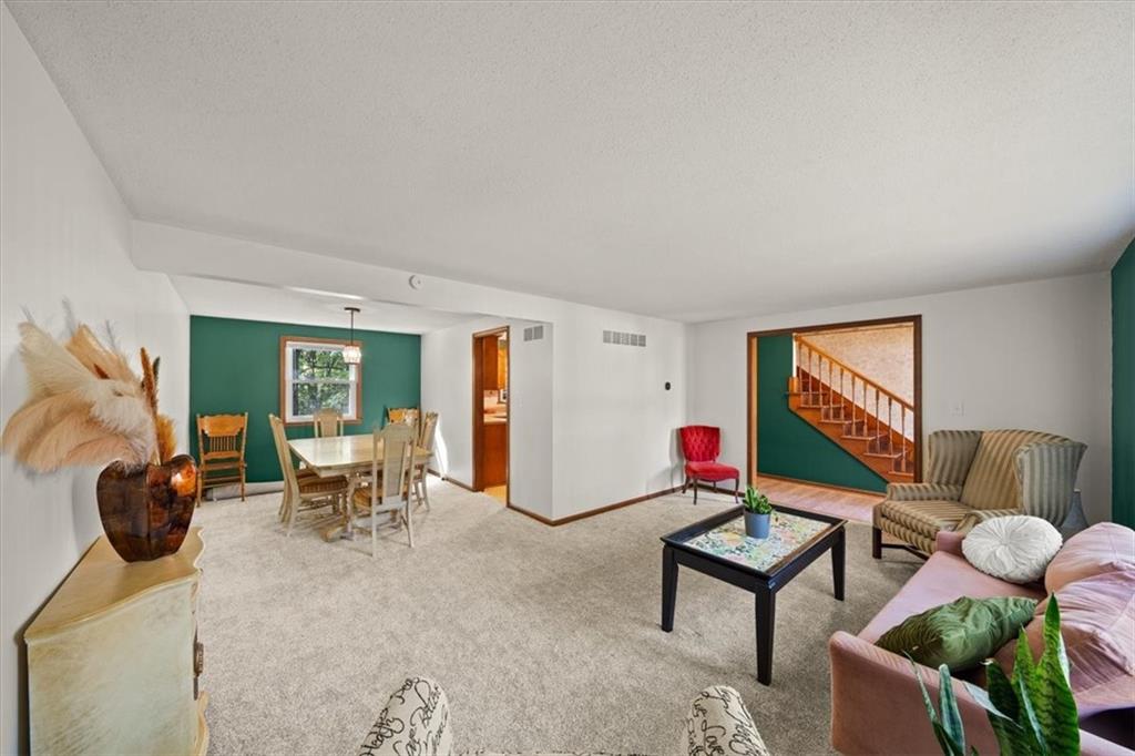 6606 NW Quail Run Drive