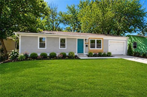 Photo of 15324 Fuller Avenue, Grandview, MO 64030 (MLS # 2616439)