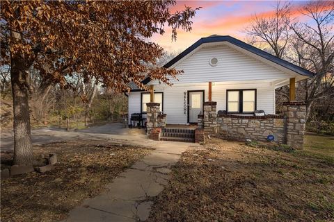 215 S 12th Street, Kansas City, KS 66102 - MLS#: 2591796