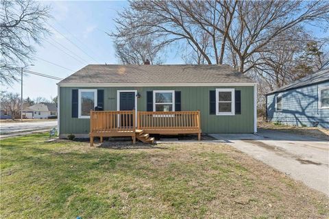 8444 Madison Avenue, Kansas City, MO 64114 - #: 2535999