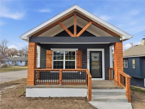 Photo of 1240 Riverview Avenue, Kansas City, KS 66102 (MLS # 2608702)