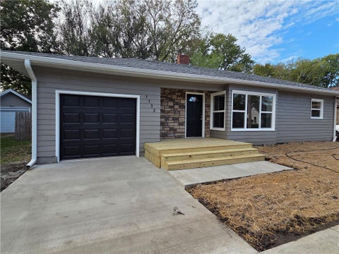Photo of 1132 Cooper Street, Chillicothe, MO 64601 (MLS # 2648702)