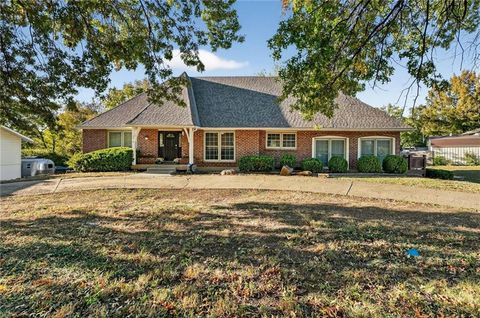 12610 Blue Ridge Extension, Grandview, MO 64030 - #: 2581161