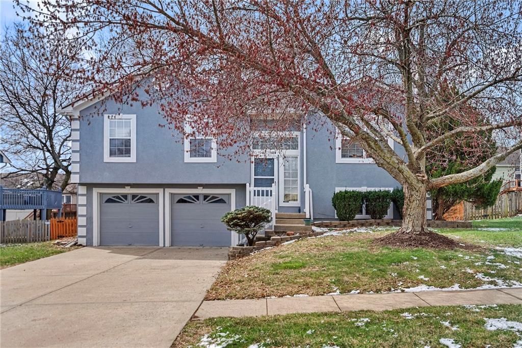 Photo of 109 E Laredo Trail, Raymore, MO 64083 (MLS # 2607928)