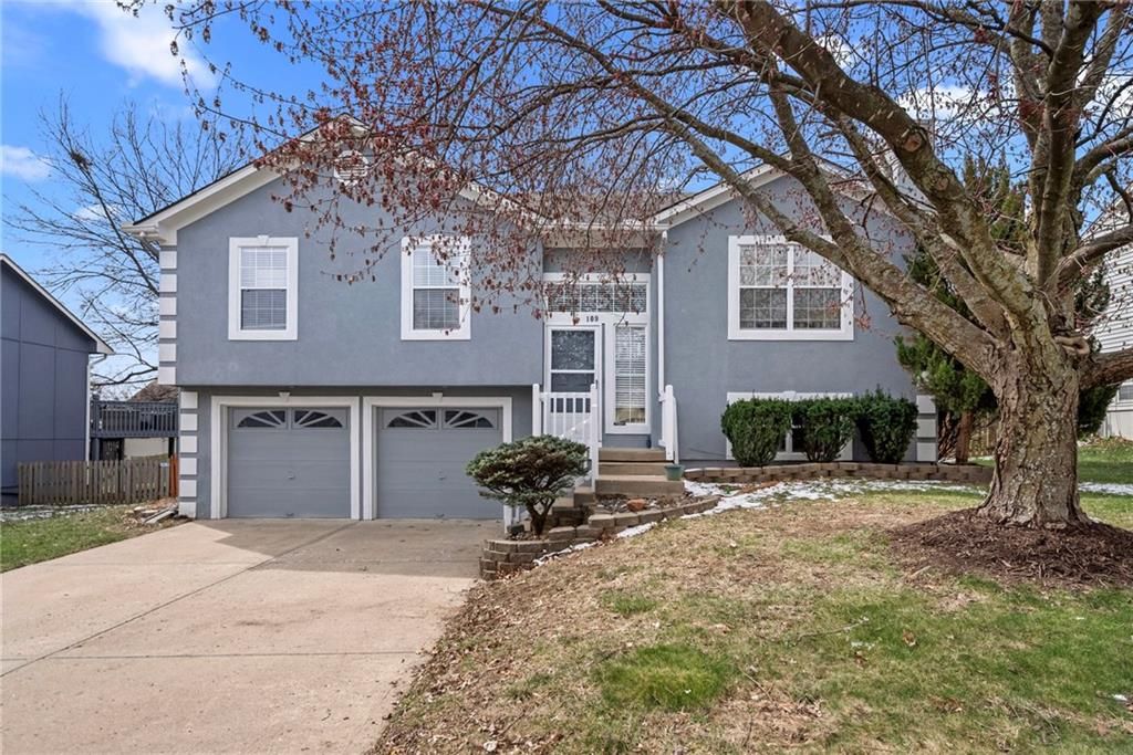 Photo of 109 E Laredo Trail, Raymore, MO 64083 (MLS # 2607928)