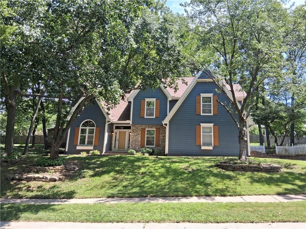 Photo of 1107 Wildbriar Drive, Liberty, MO 64068 (MLS # 2564801)